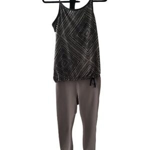 Fabletic Yoga Outfit, size Medium